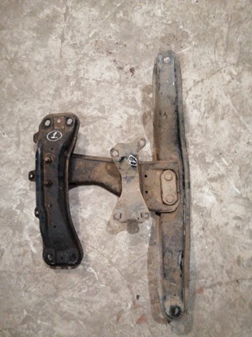 Крепление коробки передач 41011AG060 SUBARU