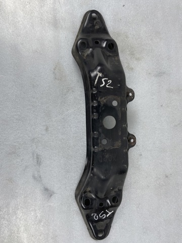 Крепление трансмиссии 41011XA00A SUBARU