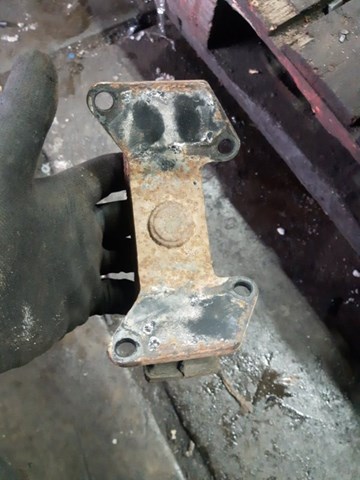 SUBARU 41022AE121 Подушка коробки передач в наличии Днепр