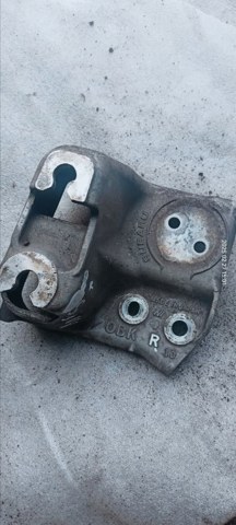 Кронштейн подушки (опоры) двигателя, правой 41032AJ050 SUBARU