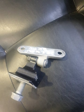 Петля двери передней правой 41517259592 BMW