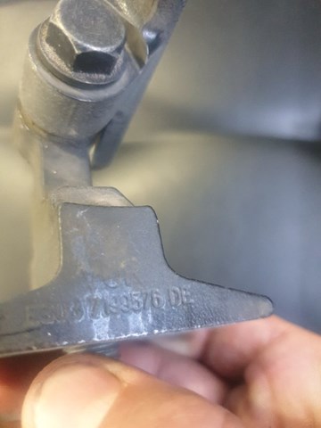 41517259594 BMW Петля двери передней правой купить в Ужгород