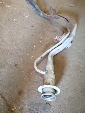 Заливная горловина топливного бака 42066FG010 SUBARU
