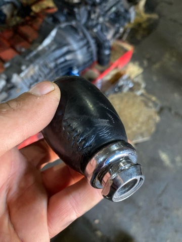 437113E200 HYUNDAI купить в Ужгород