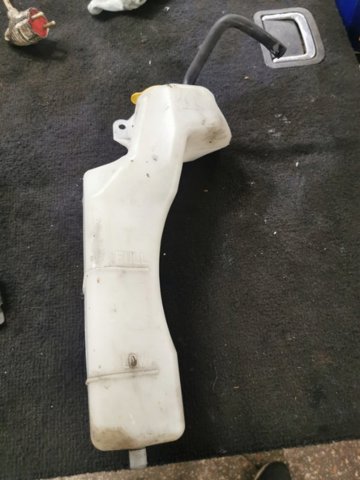Бачок системы охлаждения двигателя расширительный 45150SG000 SUBARU