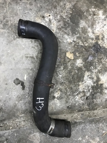 Патрубок системы охлаждения 45161AG070 SUBARU