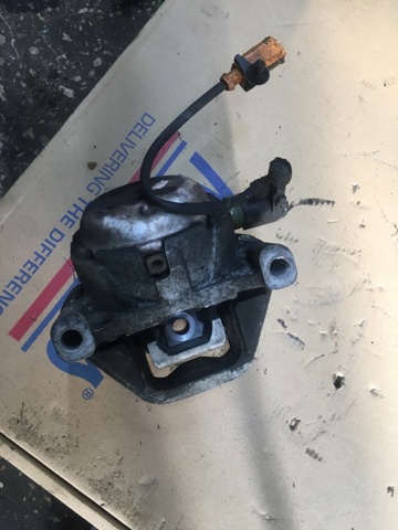 Опора двигателя Audi A6 C7