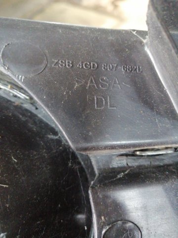 Заглушка ПТФ бампера переднего правая 4G0807682G9B9 VAG