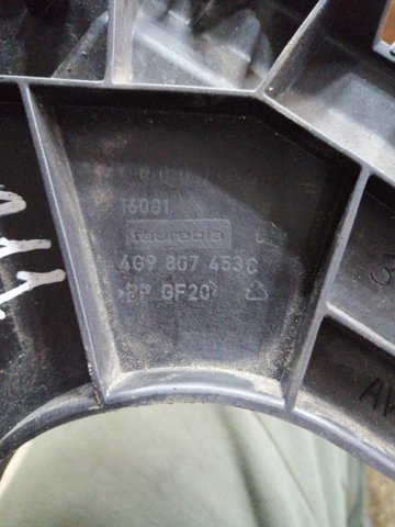 Направляющая заднего бампера, левая 4G9807453E VAG