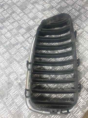 Решетка радиатора правая 51137203650 BMW