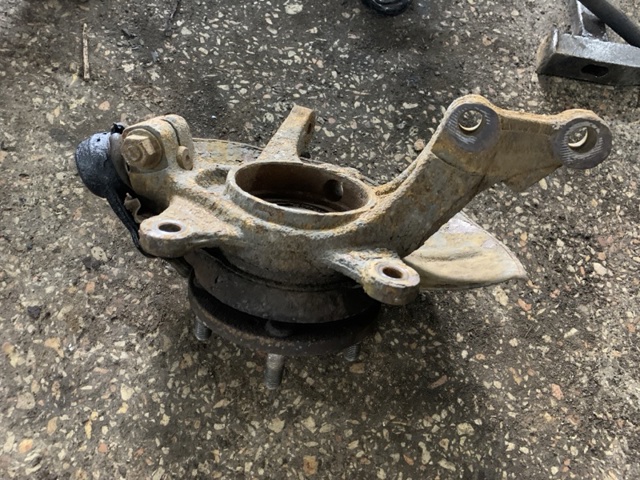 HYUNDAI 517153U000 Цапфа передняя левая в наличии Сумы