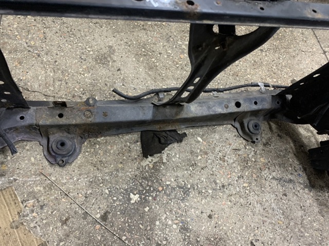SUBARU 53029AJ1709P Рамка радиатора в наличии Львов