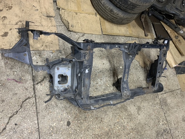SUBARU 53029AJ1709P Рамка радиатора в наличии Украина