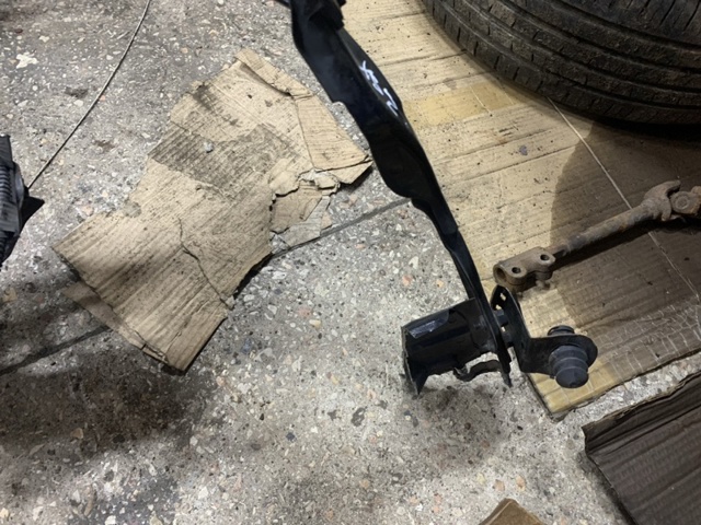 SUBARU 53029AJ1709P Рамка радиатора в наличии Полтава