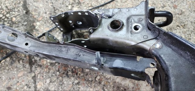 SUBARU 53060XA01A9P Верхняя рамка радиатора в наличии Киев