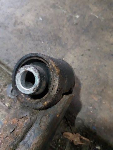Рычаг передней подвески нижний, правый 545012P000 HYUNDAI
