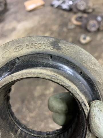 Подшипник опорный амортизатора, переднего 546123W000 HYUNDAI