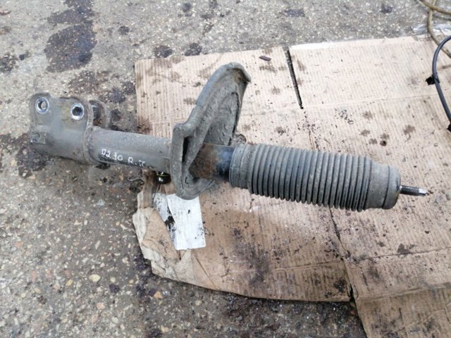 Амортизатор передней подвески правый 546602B200 HYUNDAI