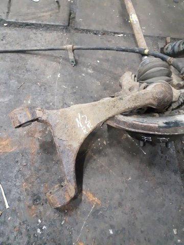 Рычаг подвески задний правый 552402P000 HYUNDAI