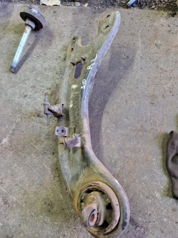 Рычаг/тяга задней подвески продольный нижний, левый 552703W050 HYUNDAI