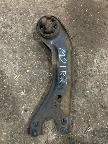 Рычаг/тяга задней подвески продольный нижний, правый 552802S850 HYUNDAI
