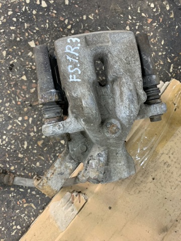 Задний правый суппорт 5540161M00999 SUZUKI