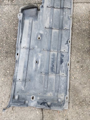 SUBARU 56411AG042 Защита днища правая в наличии Тернополь