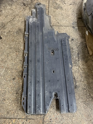 SUBARU 56411SG000 Защита днища правая в наличии Сумы