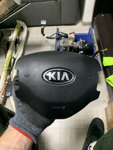 Подушка безопасности водителя 569003U101EQ HYUNDAI