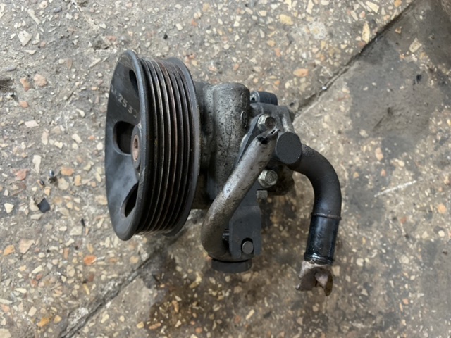 Насос гидроусилителя руля (ГУР) 571003E101 HYUNDAI