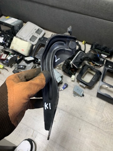 SUBARU 57260SG0109P Петля капота левая в наличии Одесса
