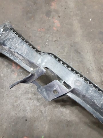 Кронштейн бампера переднего, правый 57707AJ220 SUBARU
