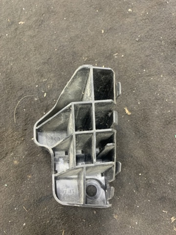Крепление бамера правое 57707SG060 SUBARU