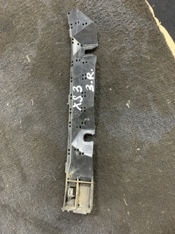 Кронштейн бампера заднего, внешний правый 57717FG002 SUBARU