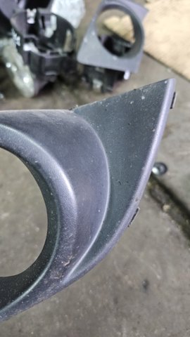 SUBARU 57731AG670 Заглушка (решетка) противотуманных фар бампера переднего левая в наличии Хмельницкий