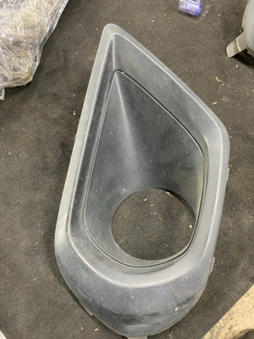 Ободок (окантовка) фары противотуманной правой 57731SG020 SUBARU