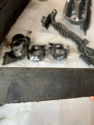57744AG010 SUBARU Направляющая переднего бампера левая купить в Ровно