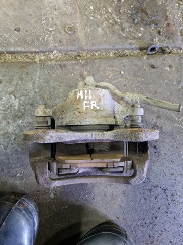 Суппорт тормозной, передний, правый 581302Y000 HYUNDAI