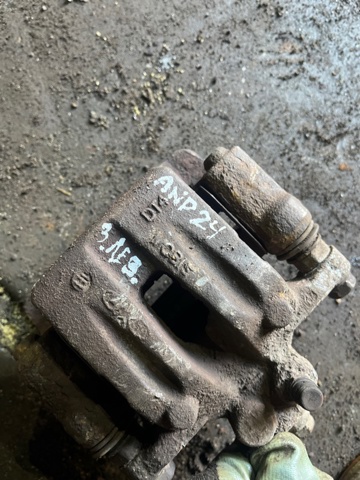 HYUNDAI 582102Y310 Суппорт задний левый в наличии Одесса