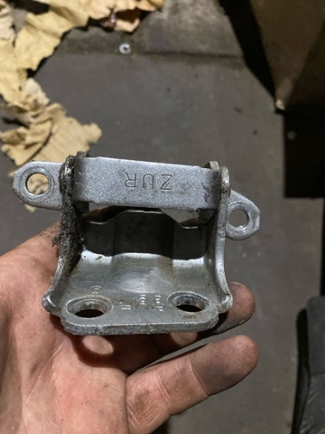 Завеса двери задней правой 60470AG00A9P SUBARU