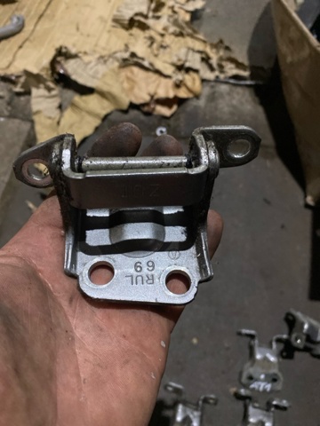 SUBARU 60470AG01A9P Петля двери задней левой в наличии Хмельницкий