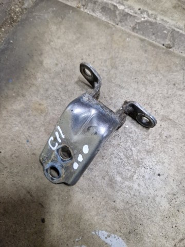 Петля задней двери, левой 60470AG0309P SUBARU