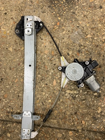  Механизм стеклоподъемника правой задней двери 61042SG000 SUBARU