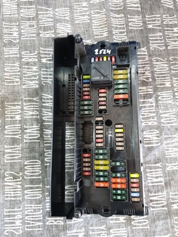 Коробка предохранителей 61149252815 BMW