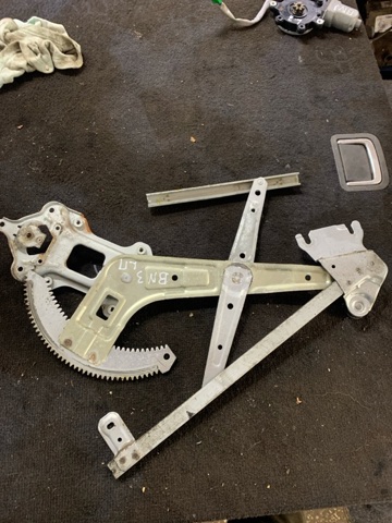 Стеклоподъемник передней двери 61222SA011 SUBARU
