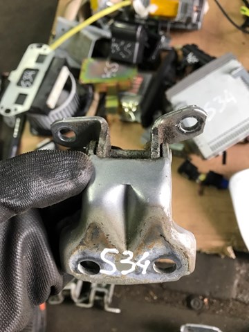 61520FA010 SUBARU Петля двери задней левой купить в Чернигов