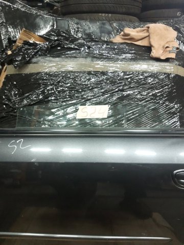 Стекло задней двери, левой 62011AG110 SUBARU