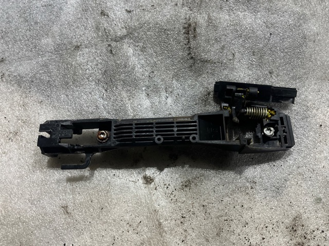 62142SC000 SUBARU Держатель наружной ручки двери задней правой купить в Харьков
