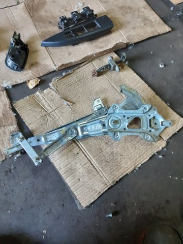 Стеклоподъемник левой задней двери 62222FE010 SUBARU