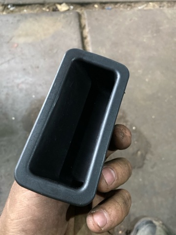 SUBARU 63160FE010 Ручка крышки багажника (двери 3/5-й задней) внутренняя в наличии Черновцы